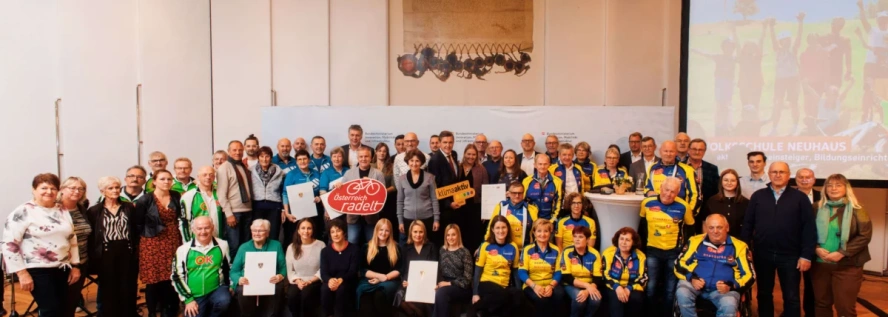 Auszeichnung Bundessieger Oesterreich radelt_2025 (c) klimaaktiv_mobil_Adrian_Almasan