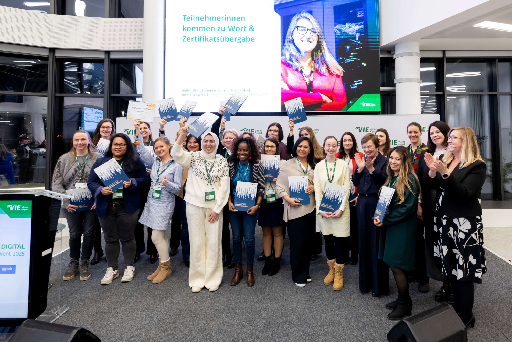 SGD-Teilnehmerinnen mit Zertifikaten © Martin Steiger