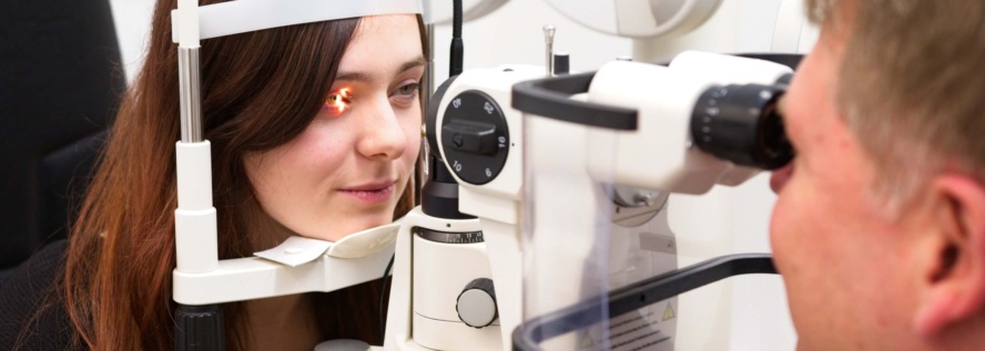 Sehcheck beim Augen und Kontaktlinsenoptiker (c) Bundesinnung der Augenoptiker