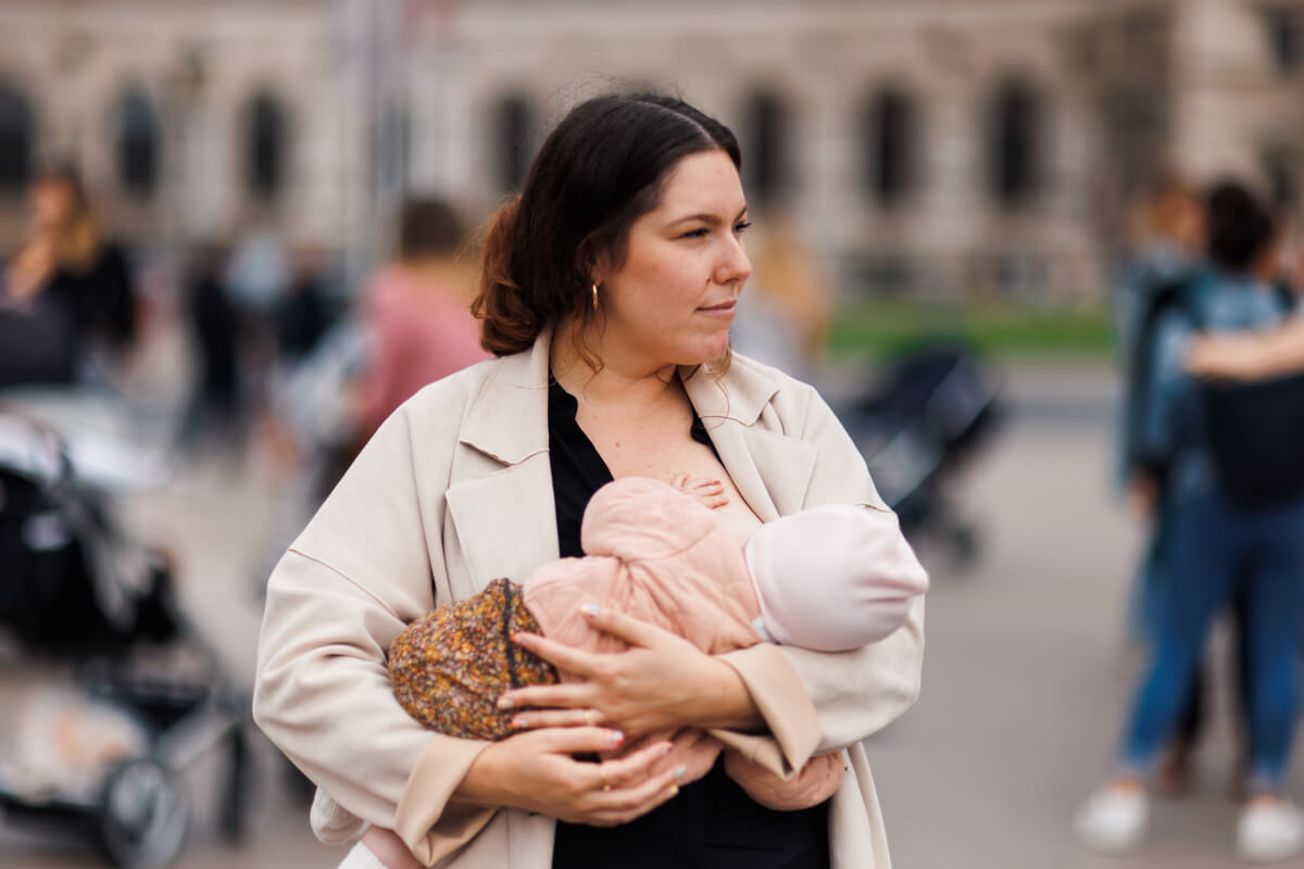 Weltstillwoche 2025_Still-Stand am Wiener Heldenplatz c Adrian Almasan