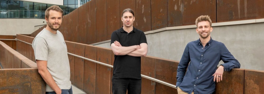 vlnr_Peter Windischhofer_Juergen Riedl_Kilian Kaminski_c_refurbed