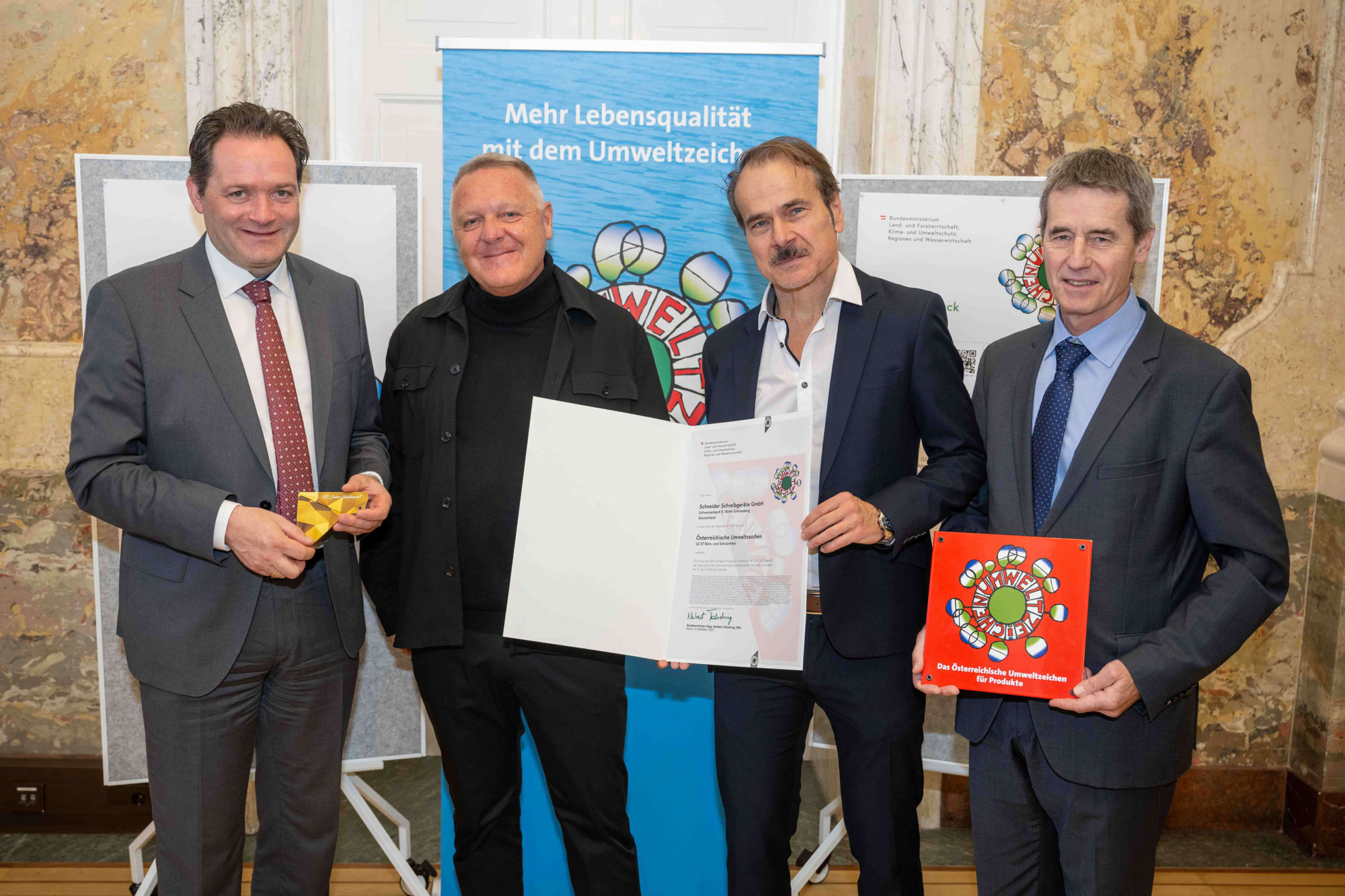 Umweltzeichen Verleihung Schneider Schreibgeraete (c) BMLUK Hemerka