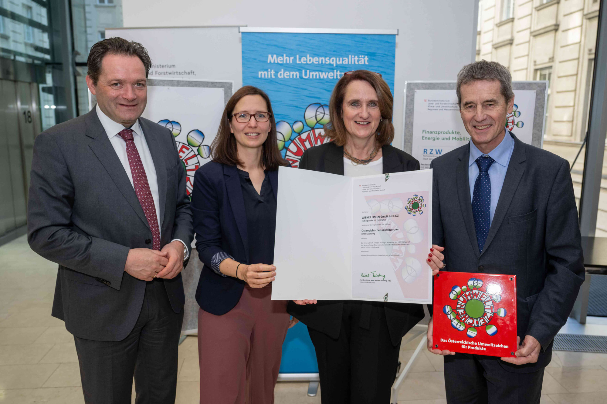 Umweltzeichen Verleihung Wiener Linien (c) BMLUK Hemerka