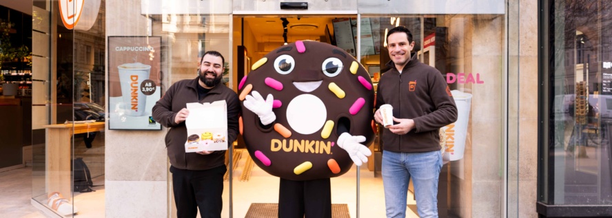 vlnr_Marcos Coban DUNKIN' Maskottchen Karl Franz Gundacker (c) DUNKIN‘ SabineSattlegger