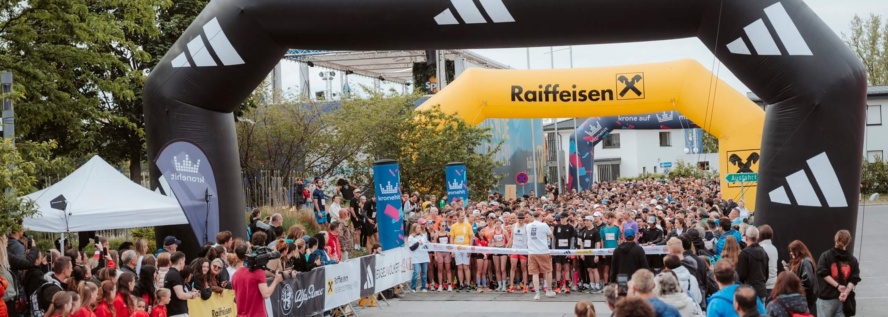Der SCS RUN 2026 bricht den TeilnehmerInnenrekord mit 1700 LaeuferInnen (c) Nadine Studeny