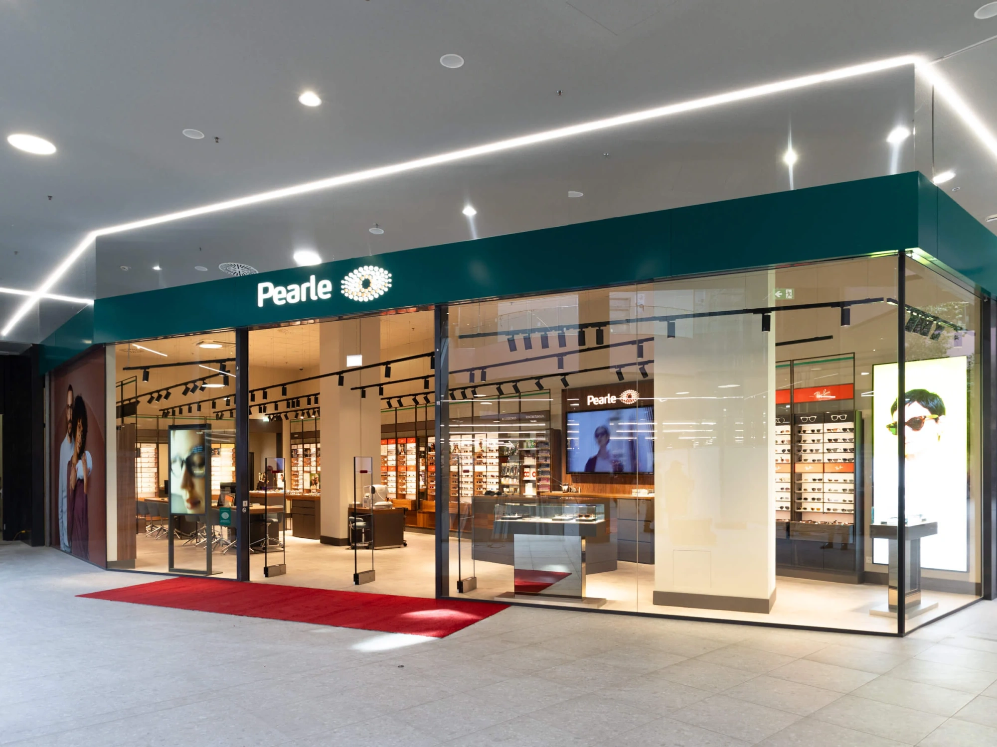 Der neue Pearle im Stadion Center Wien (c) Adrian Almasan