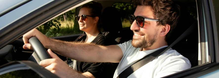 Sonnenbrille Autofahren (c) Bundesinnung der Augen-und Kontaktlinsenoptiker