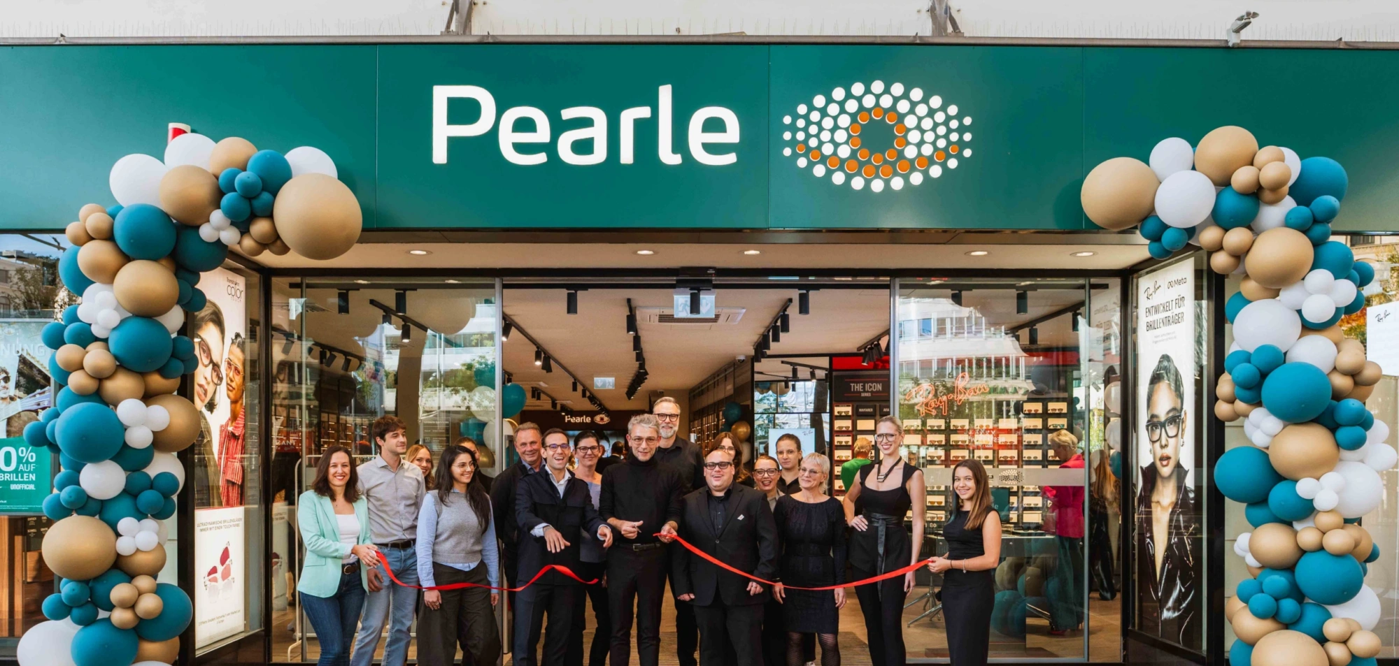 Ribbon Cutting Feierliche Eröffnung des neu gestalteten Pearle Flagship Stores in der Mariahilfer Straße 124 (c) Nina Moosmann